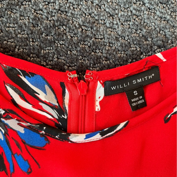 Sleeveless top with bright flower print - Picture 4 of 4